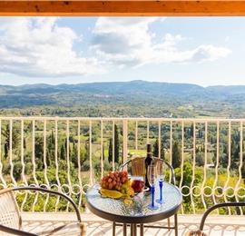 5 bedroom villa with pool, near Acharavi, sleeps 9